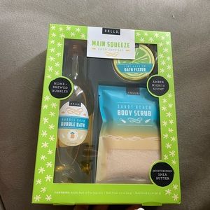 Bath gift set by hallu